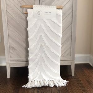 NWT off white throw blanket 50x60
